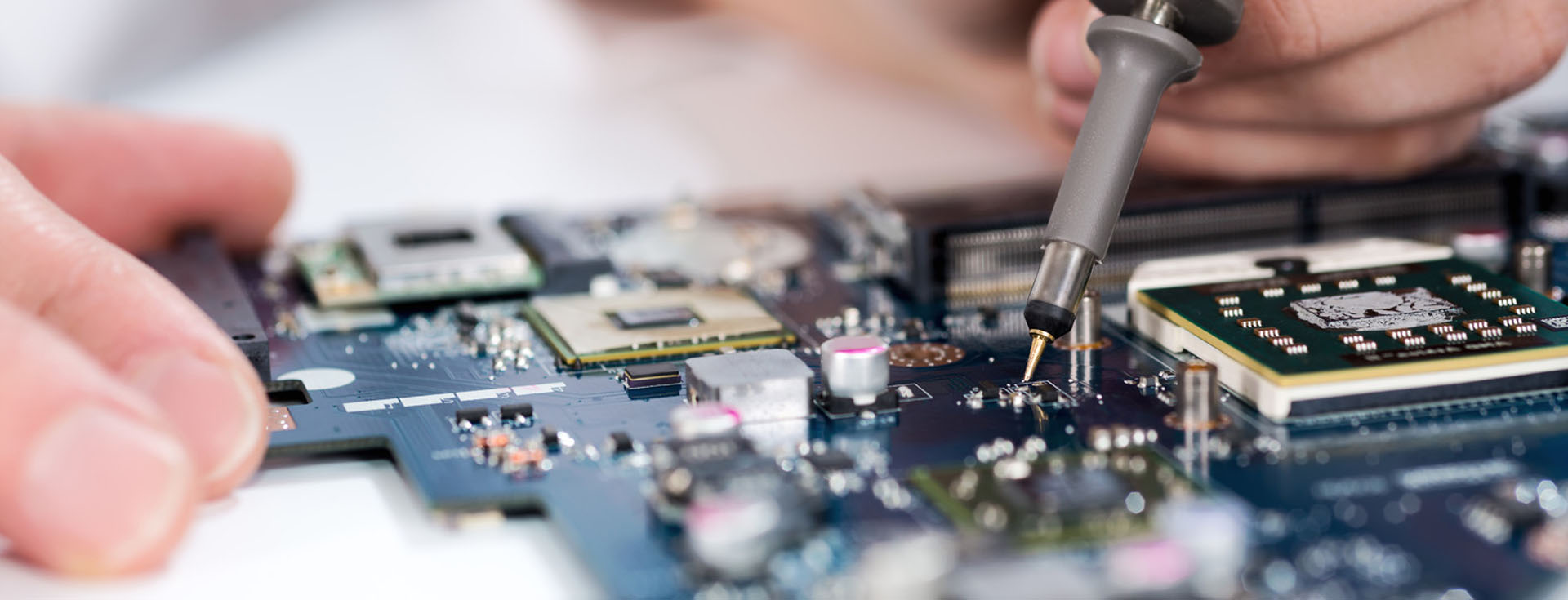 Reparación de Drives, HMIs y PLCs en Querétaro. El Cerebro de su Producción en Manos de Expertos